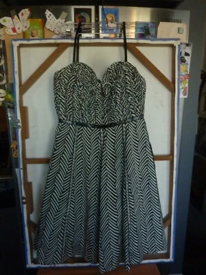 FROCK-TRACY REESE BLACK WAVY STRIPE STRAP/STRAPLESS FIT&FLARE DRESS    SZ. 2 EUC - Image 1 of 3