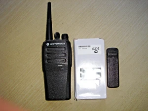 Motorola DP1400 UHF 403-470MHz DMR DIGITAL c/w NEW battery, beltclip & antenna - Photo 1/13