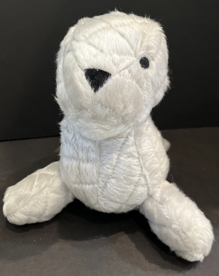 Mighty Artic Seal Dog Toy NWOT over 20 lb canine light gray plush machine wash - Image 1 of 4