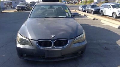 Защелка задней двери для правостороннего пассажира 04 05 06 07 BMW 530I - Изображение 1 из 4