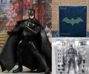MEZCO Limited Edition Batman 1:12 Action Figure Model In Stock NEW - Picture 1 of 9