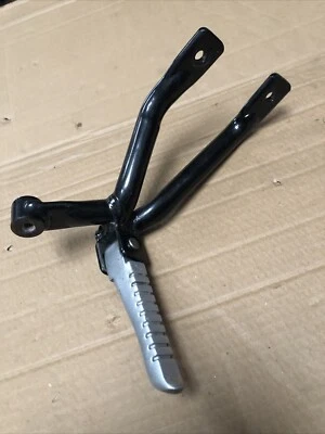 Reposapiés trasero derecho KYMCO K Pipe 50 K-PW 50 kpw 50 2014 2018 reposapiés Foto 1 de 4