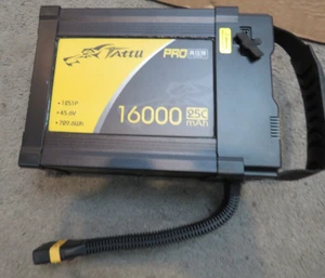 Tattu Pro 16000mAh 45.6V 25C 12S Lipo Smart Battery Pack con spina AS150U - Foto 1 di 7