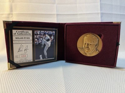 Nolan Ryan Texas Rangers Highland Mint Bronze Magnum L/E Coin 1354/3000 - Image 1 of 4