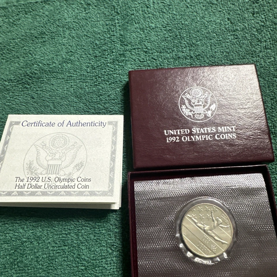 1992 P US Olympics Half Dollar BU Commemorative Half Dollar W/ Box&COA - Image 1 of 4
