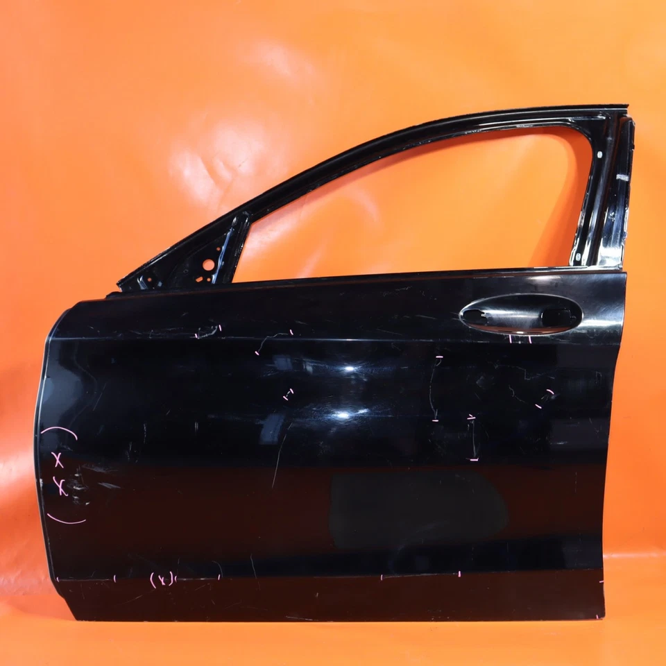 ЛЕВАЯ ПЕРЕДНЯЯ ДВЕРЬ MERCEDES BENZ C300 2015 2016 2017 2018 C400 A2057220110 - Изображение 1 из 4