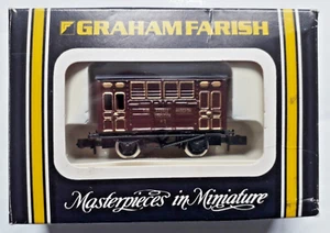 2711 Graham Farish N Gauge Horse Box Van Sir George Widgeon - Picture 1 of 5