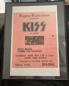 Gerahmter Kiss with Rush & Rockandy - Fremd High School Poster - Prophetenproduktion - Bild 1 von 1
