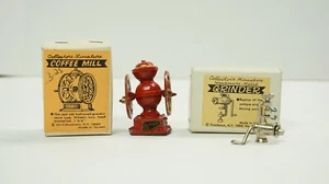 Molinillo de metal en miniatura para casa de muñecas de coleccionista y molino de café roto con cajas S13 - Imagen 1 de 8