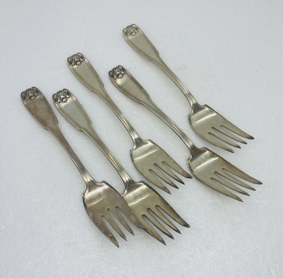 Vintage WM Rogers Pat 12 Serving Forks Silverplated Blossom Handle Flatware 29 - Image 1 of 4