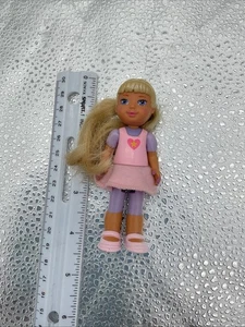 Fisher-Price Loving Family Dollhouse Girl Figure Pink Fabric Skirt Blonde Hair - Picture 1 of 2