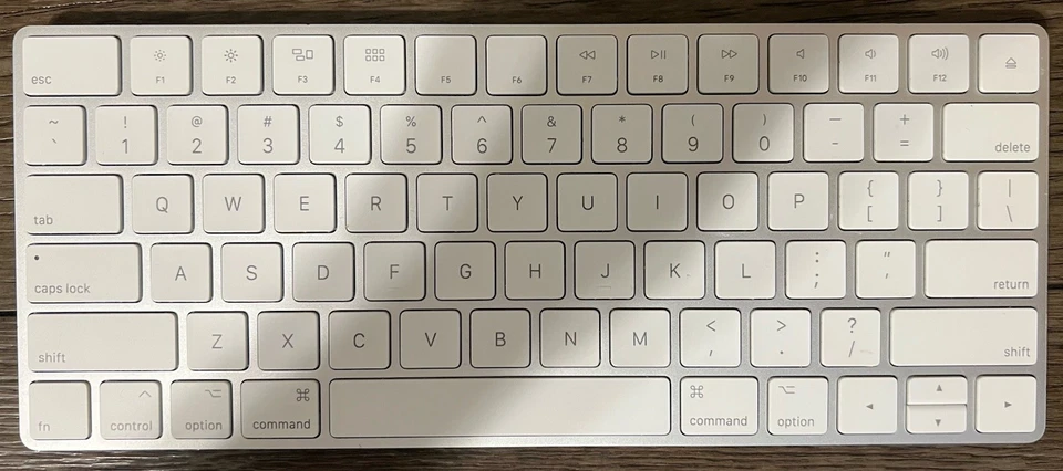 Apple Magic Keyboard - US English - A1544 - Bluetooth Connectivity - Tested - Image 1 of 1