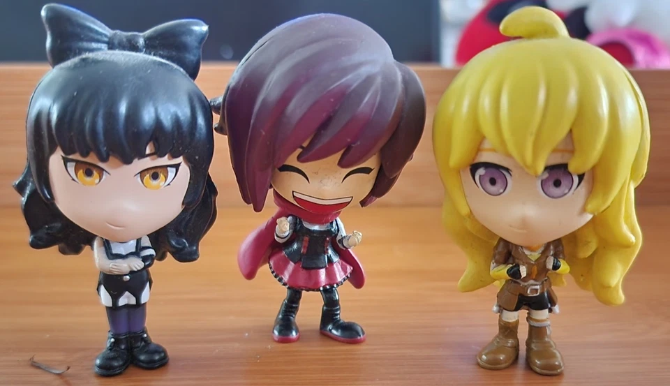 Mini figuras de vinilo de RWBY- Ruby Rose, Yang Xiao Long y Blake Belladonna Foto 1 de 4