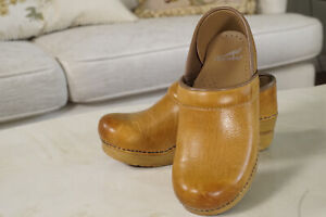 DANSKO Professional CLOGS Size 37 Honey Tan Distressed Leather NEW
