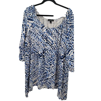 Slinky Brand 2x Geometric Print Knit Top Womens Plus Blue White Shark Bite Hem - Image 1 of 4