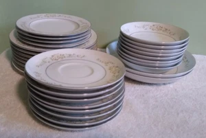 Vintage Lady Carolyn Geschirr Lot Fine China Of Japan Teller Schüsseln Untertassen ++ - Bild 1 von 9