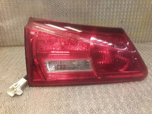 Faro Trasero Interior Izquierdo Para LEXUS IS Mk2 2005-2013 USADO ORIGINAL - Picture 1 of 4