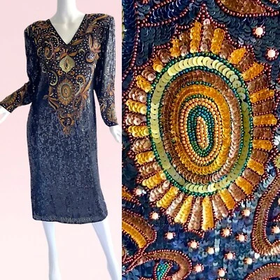 Vestido grande vintage de fiesta de cóctel con estrás de seda con cuentas de lentejuelas de la década de 1980 Foto 1 de 4