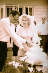 Vintage Photo Reproduction – Marilyn Monroe & Arthur Miller Wedding Day 1956 - Bild 1 von 1
