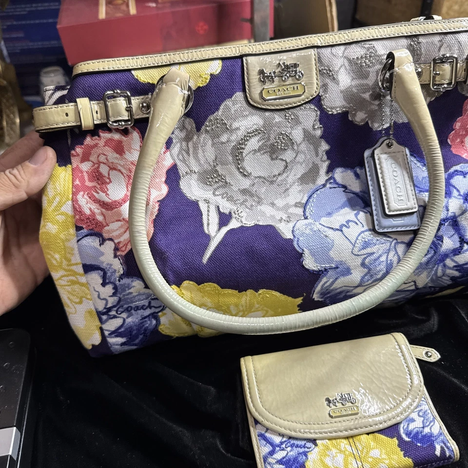 VERY RARE coach floral purse bag vintage style multicolored and leather detail  - Image 1 of 4