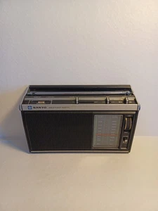 Radio De Colección Sanyo Weather-Matic Modelo RP7410. Probado funciona. RADIO MUY RARA!! - Imagen 1 de 10