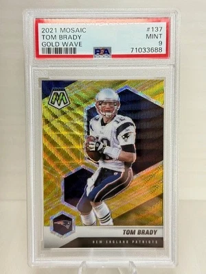 Mosaico Panini 2021 Tom Brady Gold Wave Mosaic/17 #137 Patriots Salón de la fama G.O.A.T Foto 1 de 4