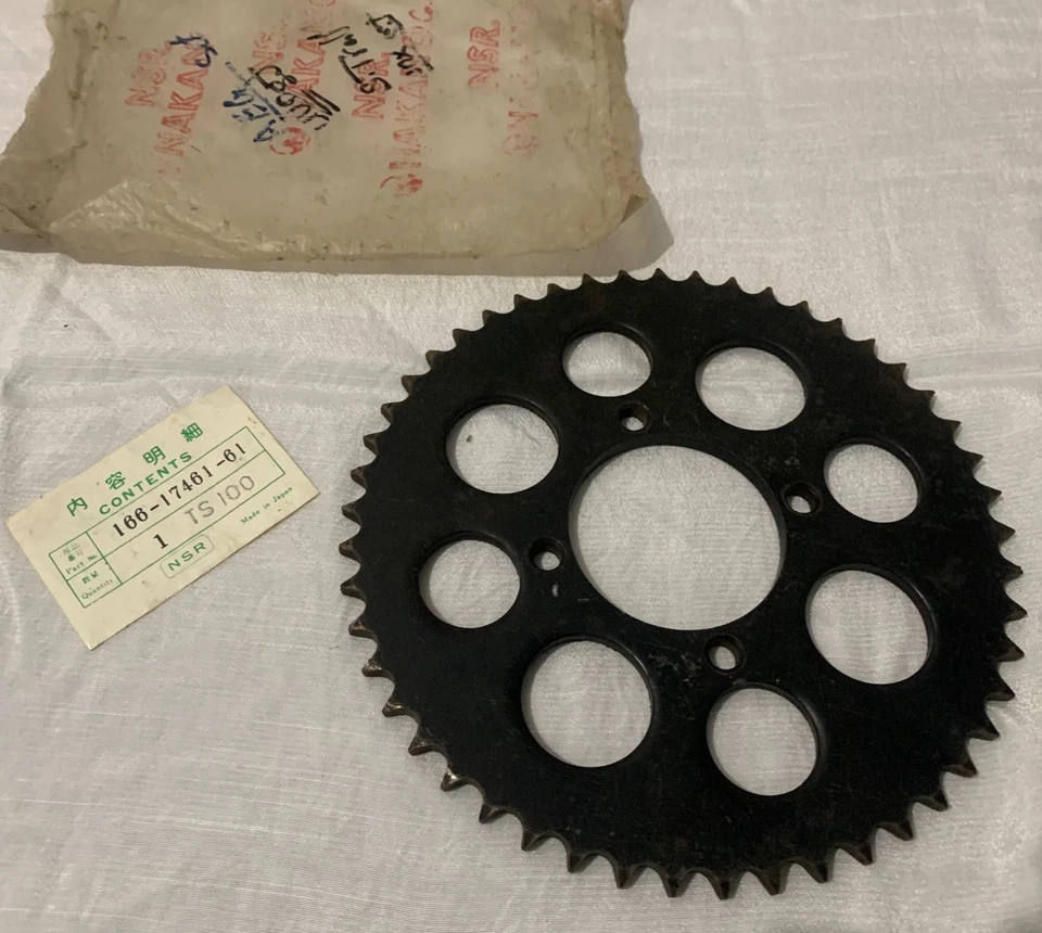 PIÑÓN TRASERO SUZUKI TS100, TS 100 (HECHO EN JAPÓN) Foto 1 de 4