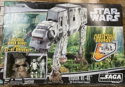 Star Wars ROTJ Endor AT-AT SIN USAR, EN CAJA The Saga Collection sellado de fábrica, nuevo 2006 Foto 1 de 2