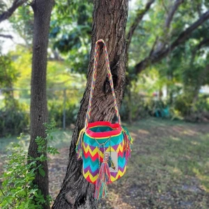 Bolso Boho Cubo Tribu Wayuu Grande Hecho a Mano 5 COLORES Colombiano 🇨🇴 - Imagen 1 de 11