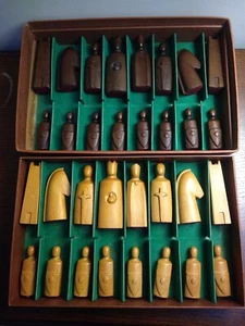 ANRI Elsinore Chess Set - Picture 1 of 23