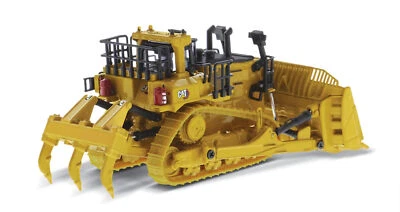 Diecast Masters 85659 Cat D11 Track-Type Tractor 1/87 Scale Diecast Model - Image 1 of 4