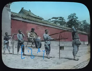 Photograph CHINA . PERSON IN A SEDAN CHAIR C1920 ANTIQUE Magic Lantern Slide - Picture 1 of 5