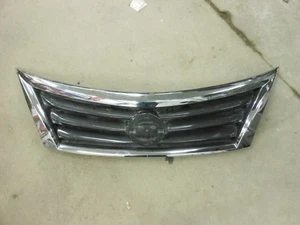 2015 2016 2017 Nissan Versa Grille Black and Chrome 15 16 17 Grill Front - Picture 1 of 3