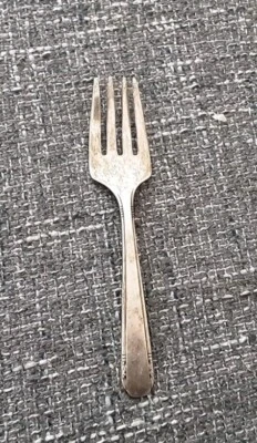 Garfo vintage Oneida Community Tudor Plate Baby 4 polegadas  - Imagem 1 de 4