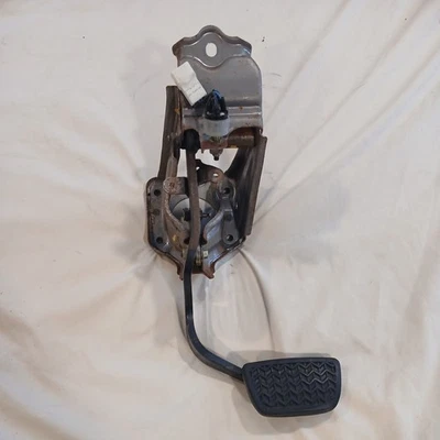 2001-2004 Toyota Sequoia Brake Pedal Assembly  - Image 1 of 4