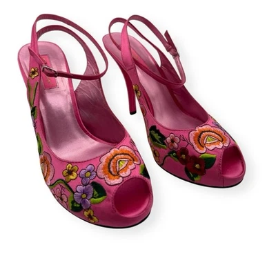 Betsey Johnson Pink Floral Embroidered Slingback Peep Toe Heels Sz 10 NIB - Image 1 of 4