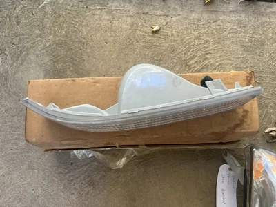 Turn Signal Light Lamp Front Driver Left Side New for Chevy LH - Image 1 of 4