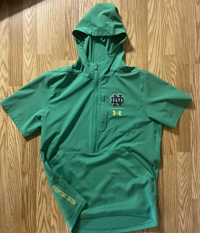 Notre Dame Football Team Issued Under Armour Hooded 1/2 Zip Jacket Green 2XL Cover