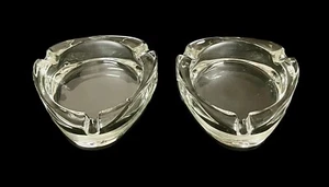 2 - Posacenere triangolo in vetro trasparente angoli arrotondati portasigarette 3,5" - Foto 1 di 5