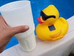 GAME Solar Light-Up Derby Duck Pool Chlorinator 3”Tablet Chlorine Dispenser Led - Picture 1 of 10
