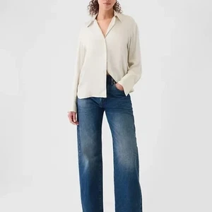 GAP Damen Langarm SATIN HEMD CREME ELFENBEIN Relaxed Fit SMALL Neu mit Etikett - Bild 1 von 11