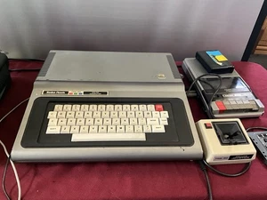 Radio Shack Color Computer With Accessories - Zdjęcie 1 z 8