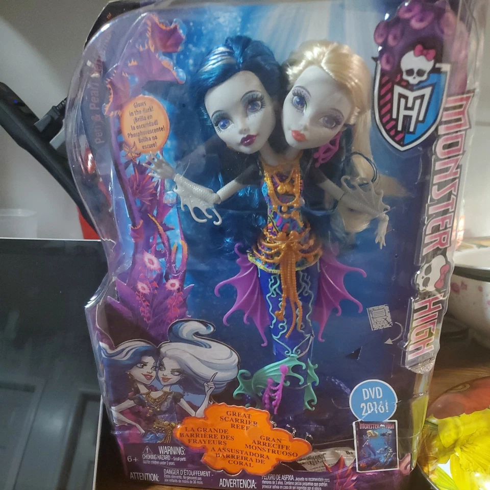 Monster High Peri and Pearl Serpentine 2 Headed Doll Glow in The Dark