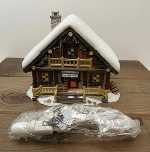 Dept 56 Simple Traditions Pine Isles Lodge ritirato 2002 con scatola LEGGI - Foto 1 di 24