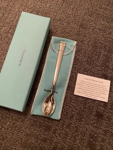 Neu im Karton Tiffany & Co. 925 Sterling Silber Baby Fütterungslöffel mit Ballerina Hausschuhen - Bild 1 von 5