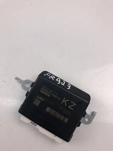 FR923 TOYOTA Control Unit 89222-42010 - Picture 1 of 4
