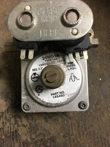 Whirlpool Dryer Gas Valve 694054  25M01A - Picture 1 of 2