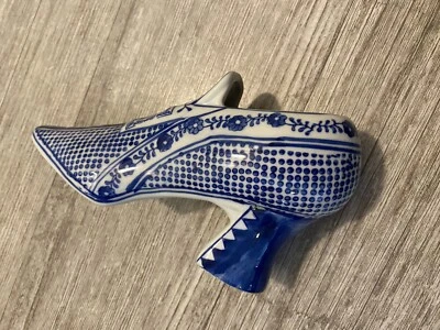 Синий и белый декоративная обувь Canton коллекции 7 3/4» длиной x 4 высоты - Изображение 1 из 4