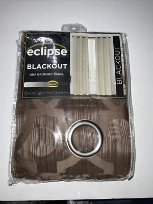 Cortina superior ojal con textura Eclipse Hazel panel único 40" x 95” toffee blackout Foto 1 de 2