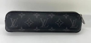 LOUIS VUITTON Monograma Pantalón Elisabeth Estuche para Lápices Bolsa para Artículos de Aseo Eclipse - Imagen 1 de 11